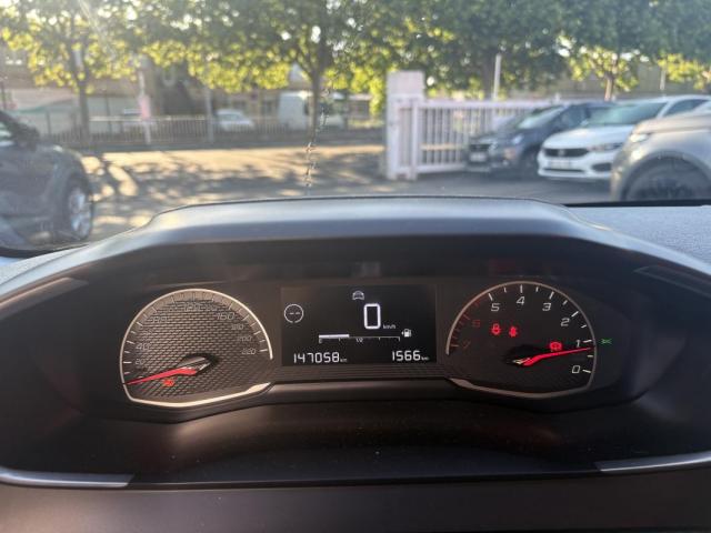 Peugeot 208 image 1
