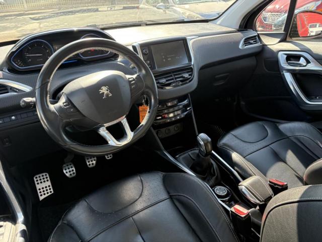 Peugeot 2008 image 8