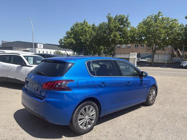 Peugeot 308 image 1
