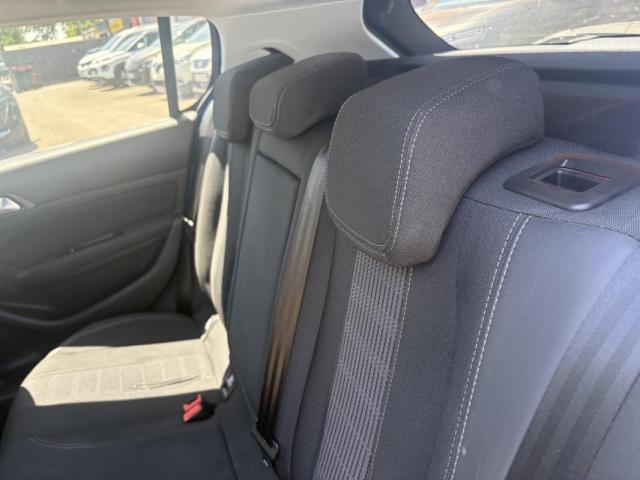 Peugeot 308 image 2