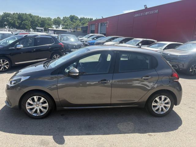 Peugeot 208 image 1