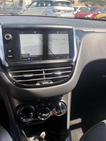 Peugeot 208 image 3