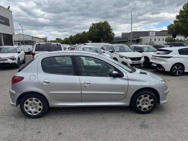 Peugeot 206 image 2