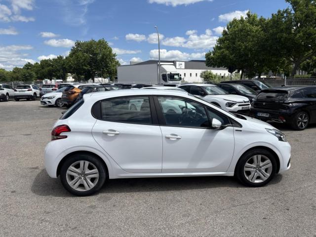 Peugeot 208 image 5