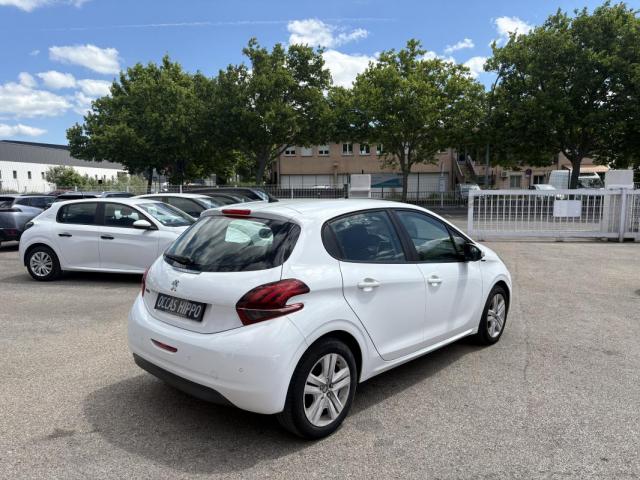 Peugeot 208 image 7