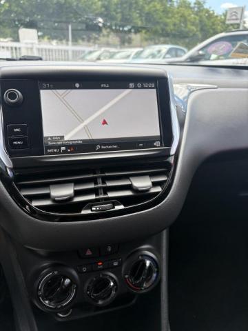Peugeot 208 image 3