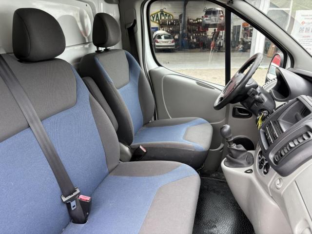 Renault Trafic image 2