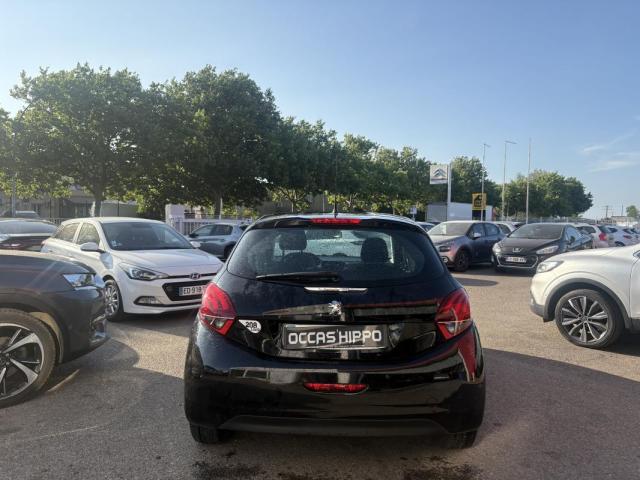 Peugeot 208 image 2