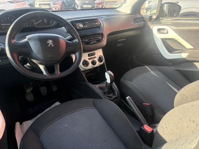 Peugeot 208 image 6