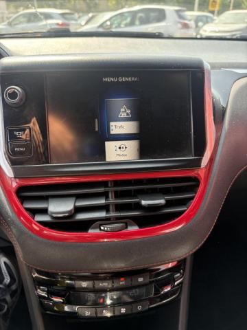 Peugeot 208 image 7