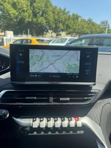 Peugeot 5008 image 2