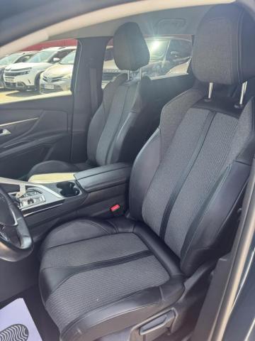 Peugeot 5008 image 5