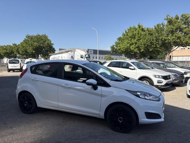 Ford Fiesta image 2
