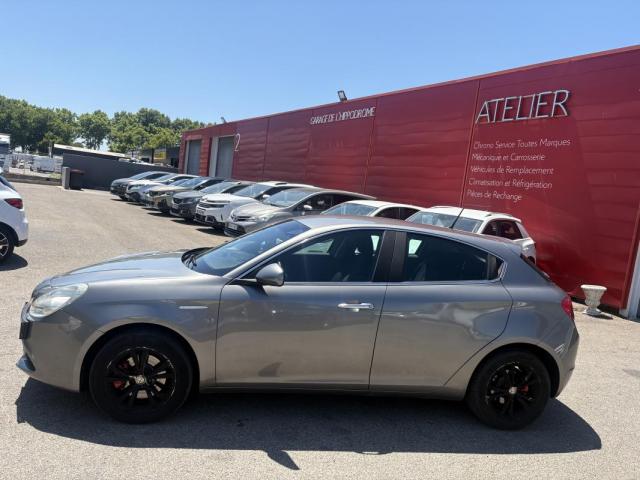 Alfa Romeo Giulietta image 6