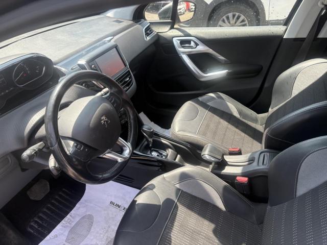 Peugeot 2008 image 1
