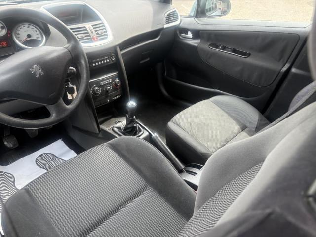 Peugeot 207 image 7