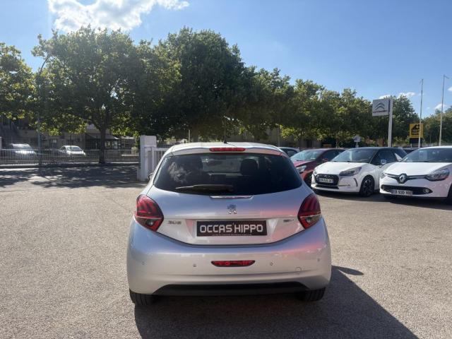 Peugeot 208 image 5
