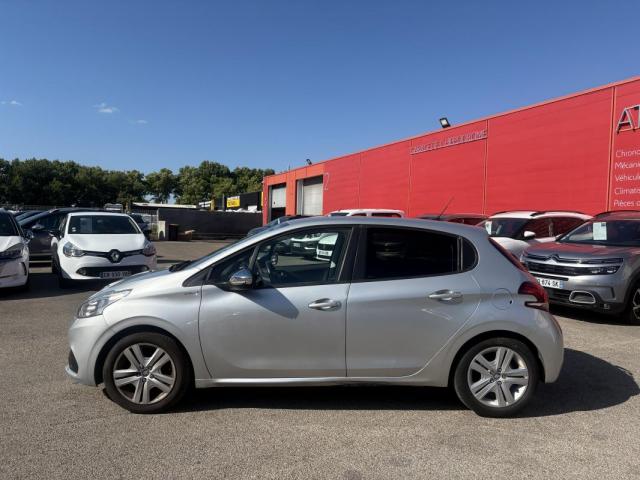 Peugeot 208 image 2