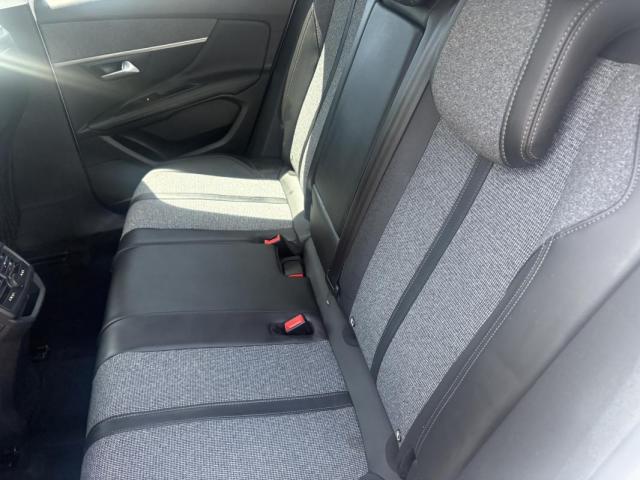 Peugeot 3008 image 3