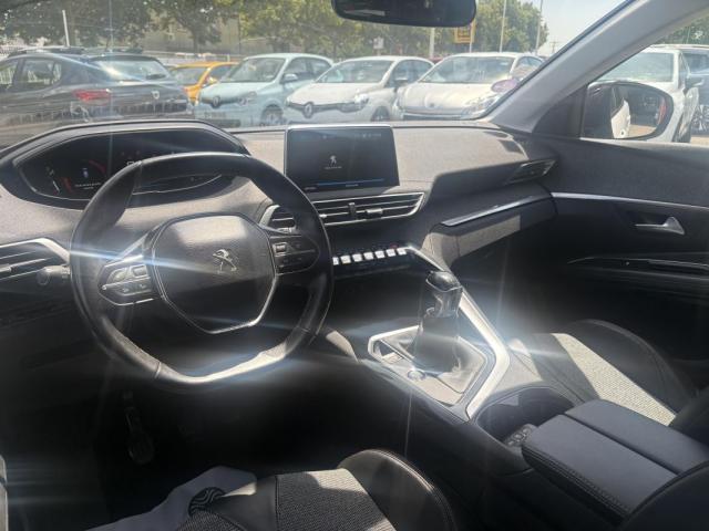 Peugeot 3008 image 2