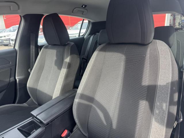 Peugeot 308 image 1