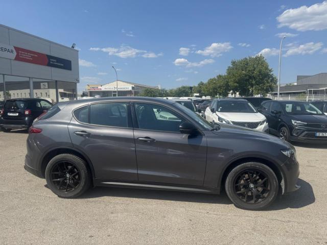 Alfa Romeo Stelvio image 5