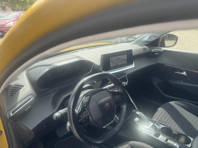 Peugeot 208 image 1