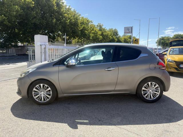 Peugeot 208 image 6