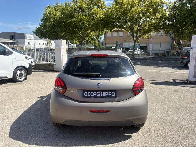 Peugeot 208 image 2