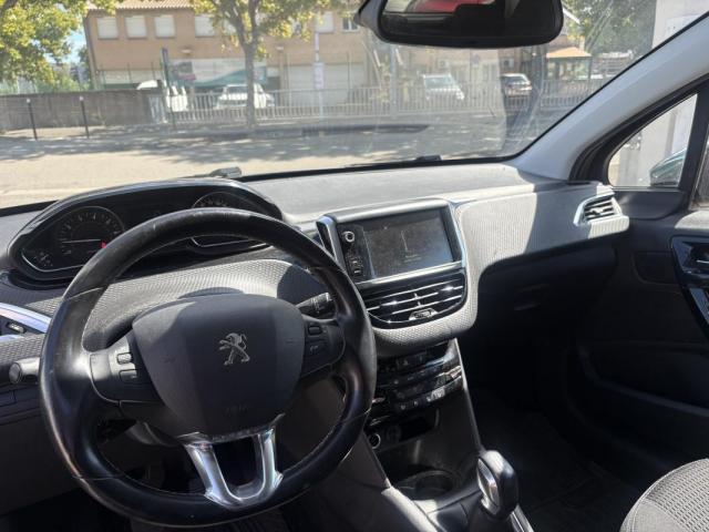 Peugeot 208 image 7
