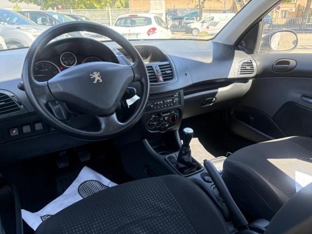 Peugeot 206+ image 6