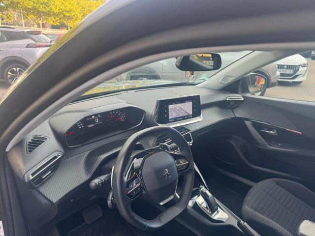 Peugeot 2008 image 2