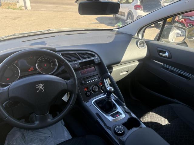 Peugeot 3008 image 2
