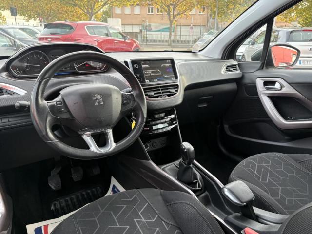 Peugeot 2008 image 8
