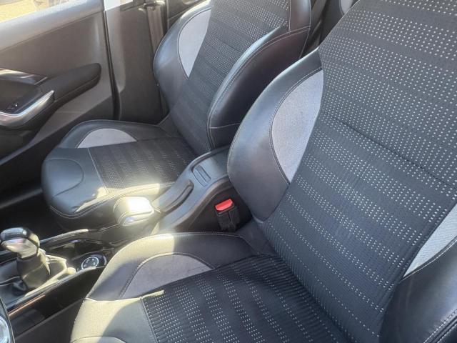 Peugeot 2008 image 7