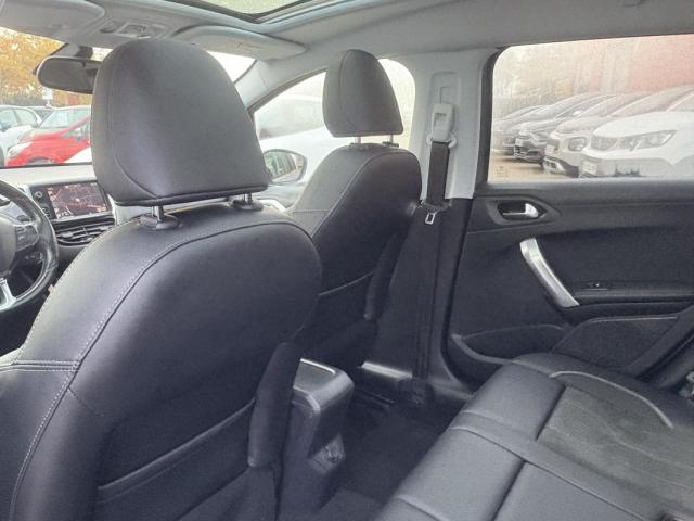 Peugeot 2008 image 3