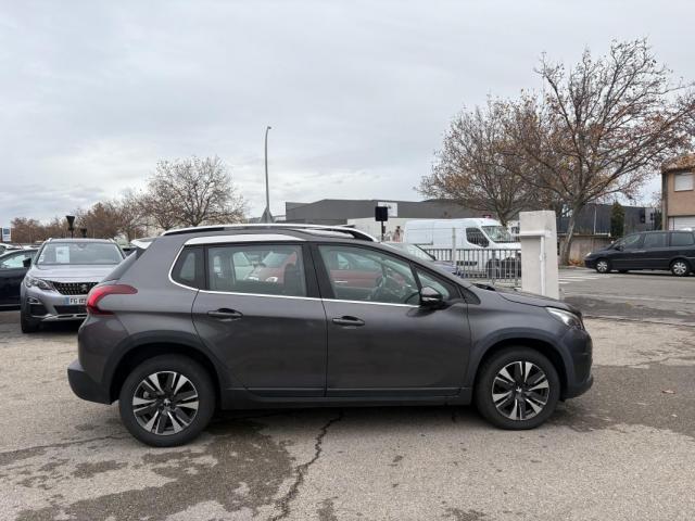 Peugeot 2008 image 6