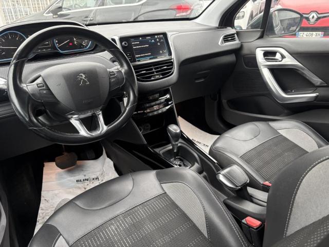 Peugeot 2008 image 8