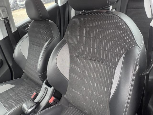 Peugeot 2008 image 9