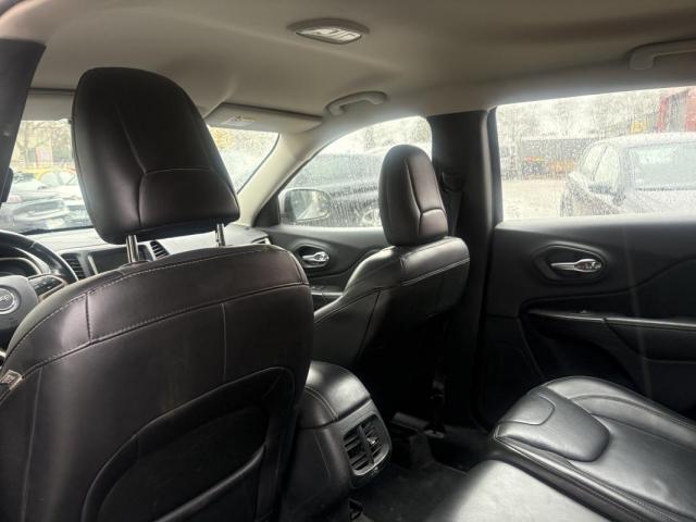 Jeep Cherokee image 7