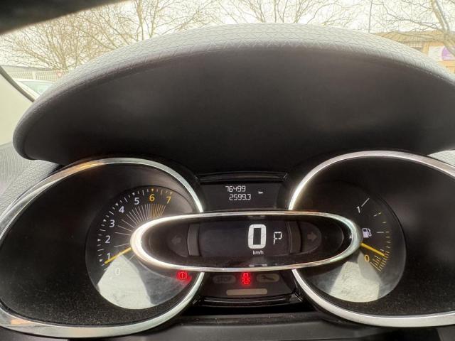 Renault Clio Estate image 9