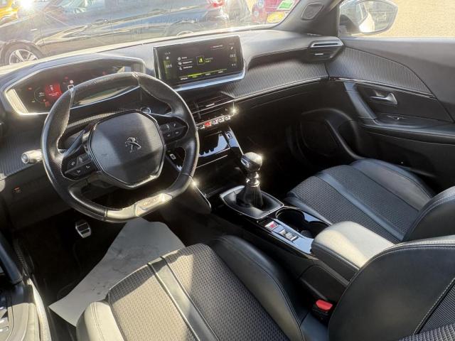 Peugeot 2008 image 9