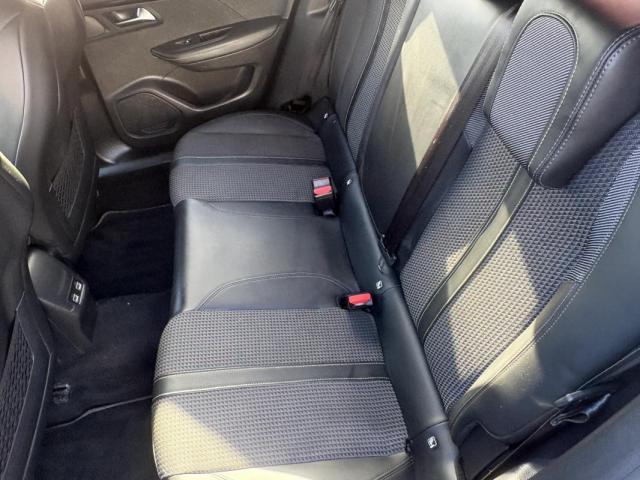 Peugeot 2008 image 8
