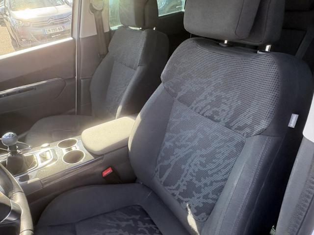 Peugeot 3008 image 2