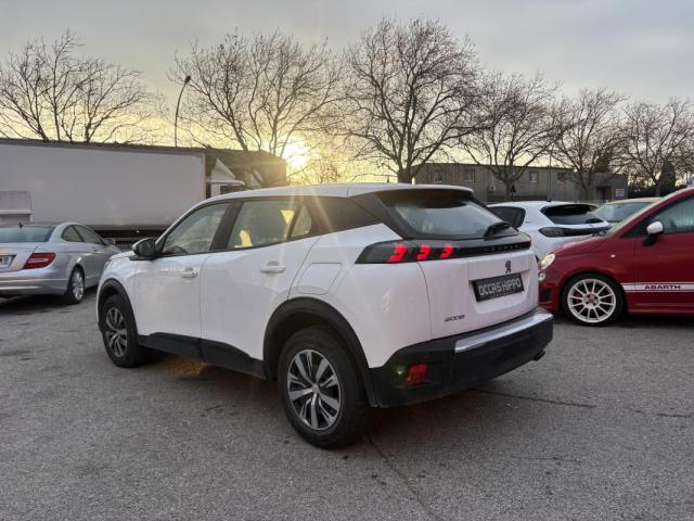 Peugeot 2008 image 2