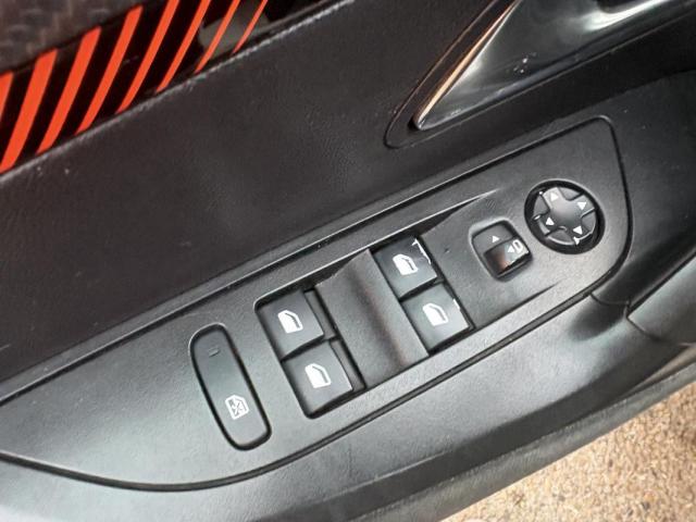 Peugeot 2008 image 7