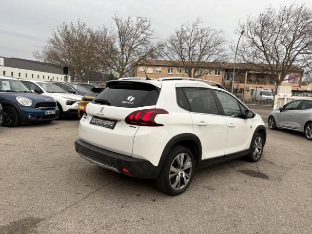 Peugeot 2008 image 3