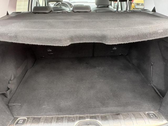 Peugeot 2008 image 8