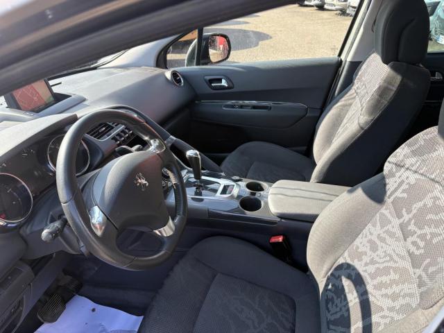 Peugeot 3008 image 2