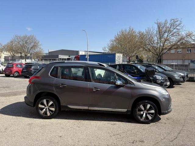 Peugeot 2008 image 1